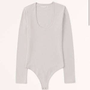 NWT. Abercrombie & Fitch Grey Long Sleeve Scoop Neck Bodysuit.